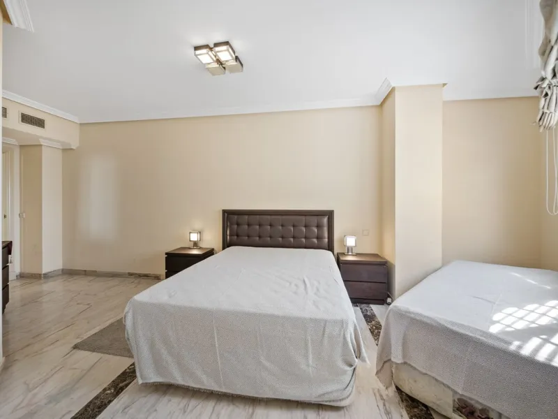 Exquisite Frontline Beach Apartment in an Exclusive Development.