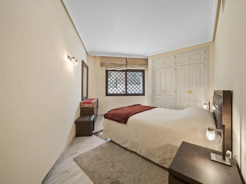 Exquisite Frontline Beach Apartment in an Exclusive Development.
