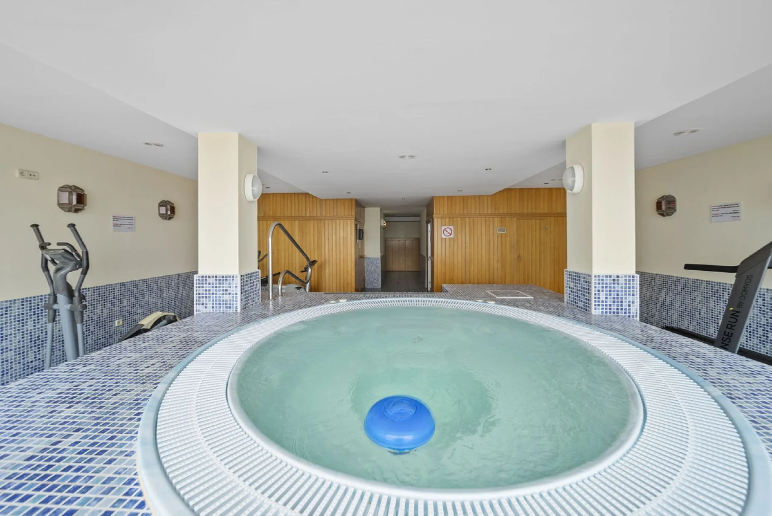 Exquisite Frontline Beach Apartment in an Exclusive Development.
