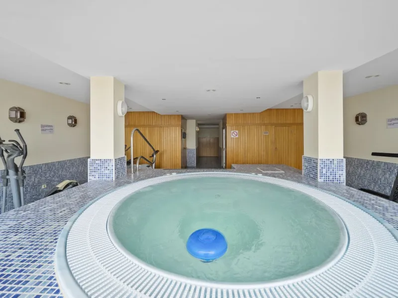 Exquisite Frontline Beach Apartment in an Exclusive Development.