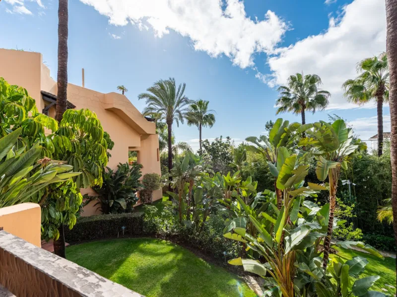 Exquisite Apartment  in Mansion Club, Marbella's Prestigious Golden Mile