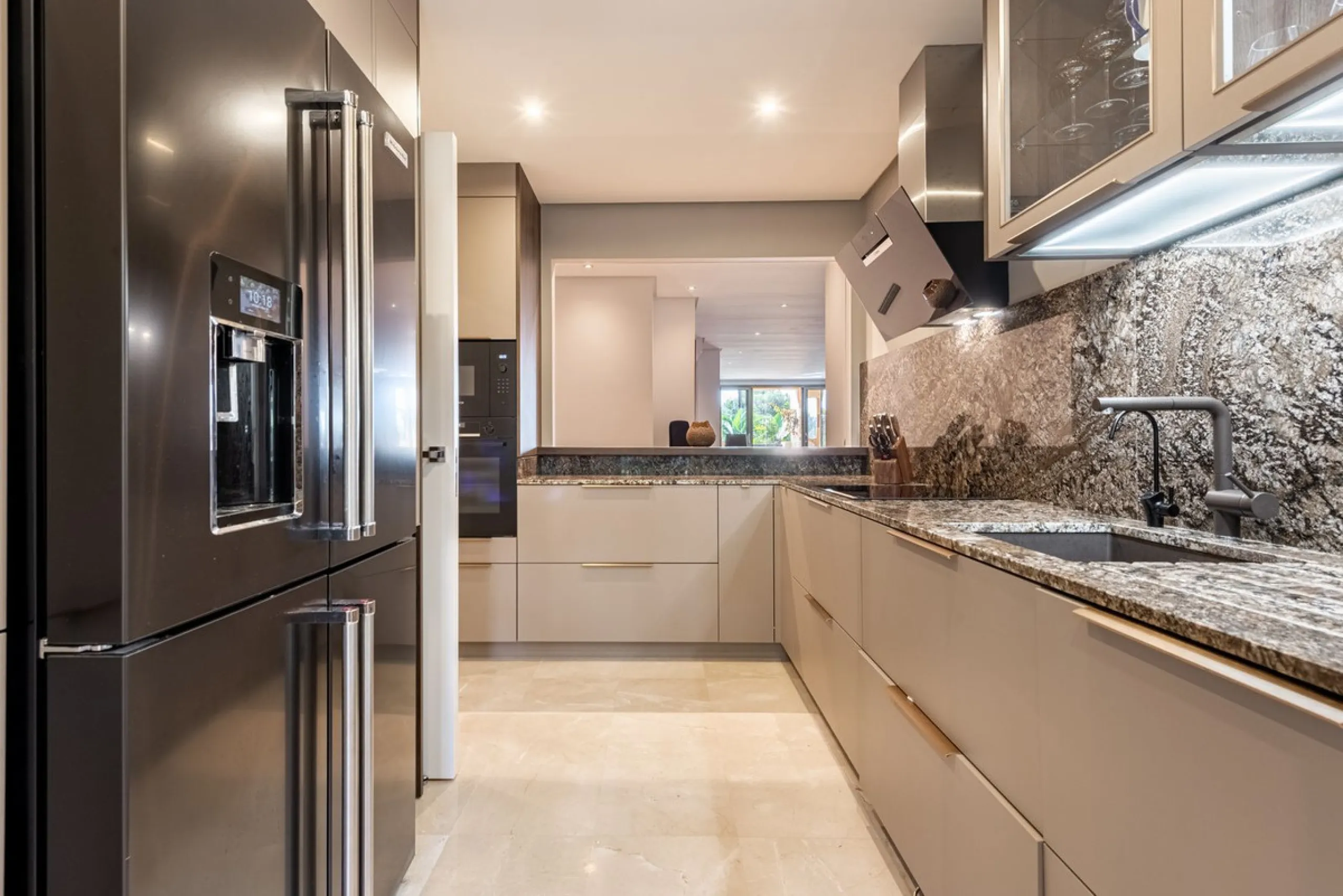 Exquisite Apartment  in Mansion Club, Marbella's Prestigious Golden Mile