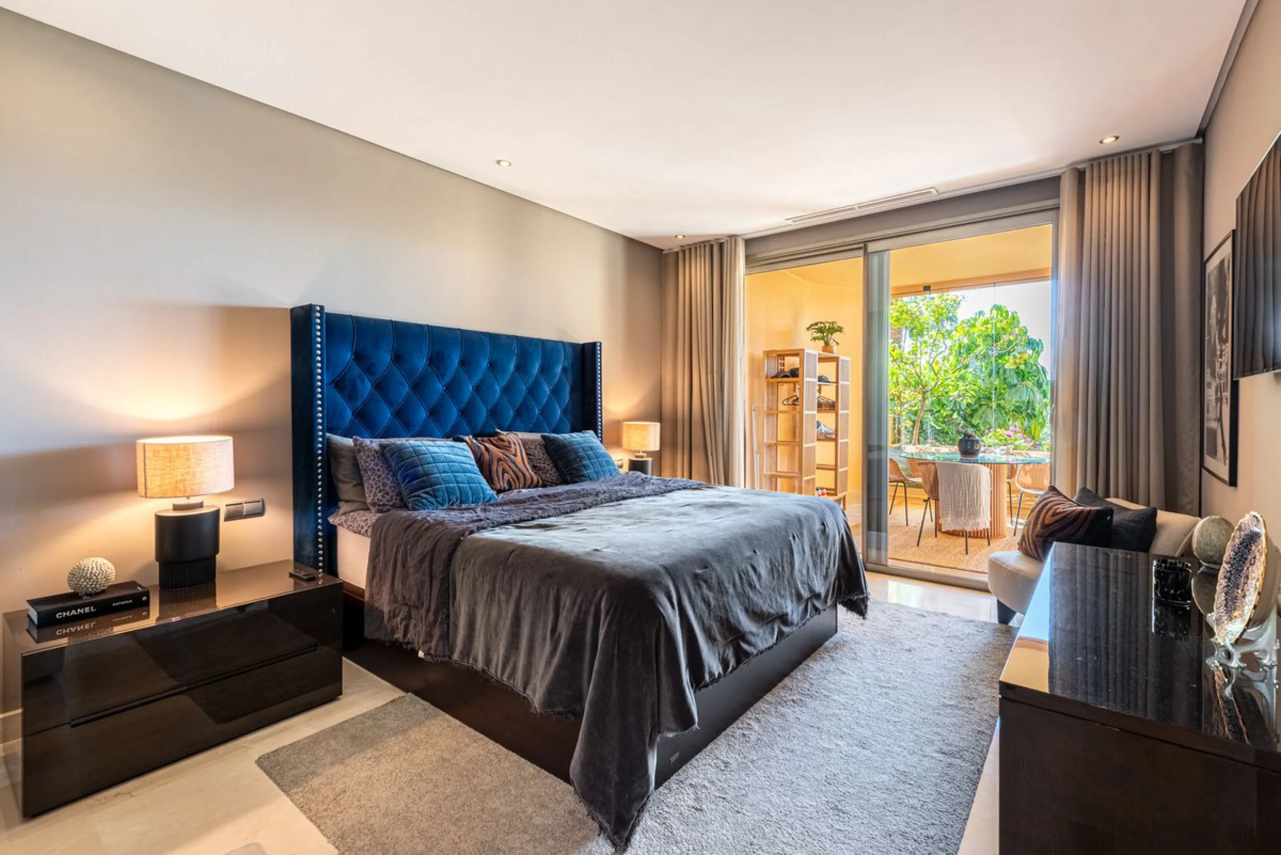 Exquisite Apartment  in Mansion Club, Marbella's Prestigious Golden Mile