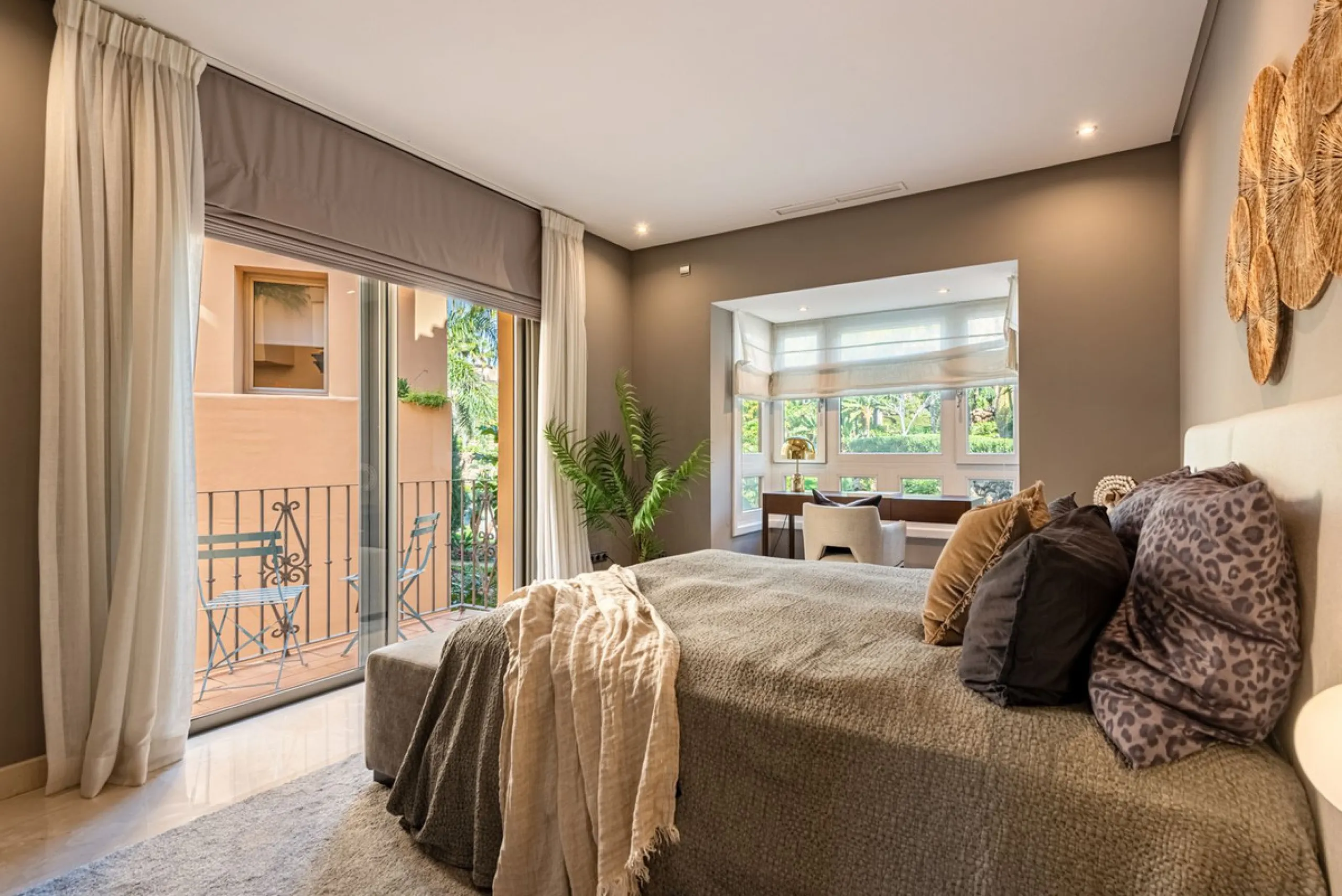 Exquisite Apartment  in Mansion Club, Marbella's Prestigious Golden Mile