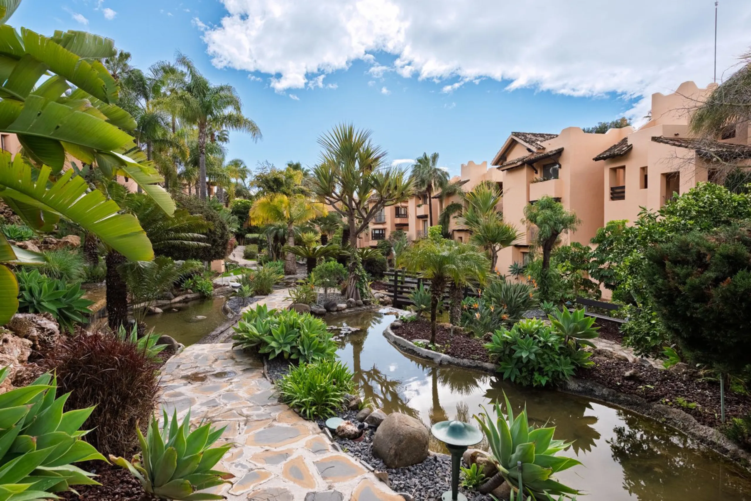 Exquisite Apartment  in Mansion Club, Marbella's Prestigious Golden Mile