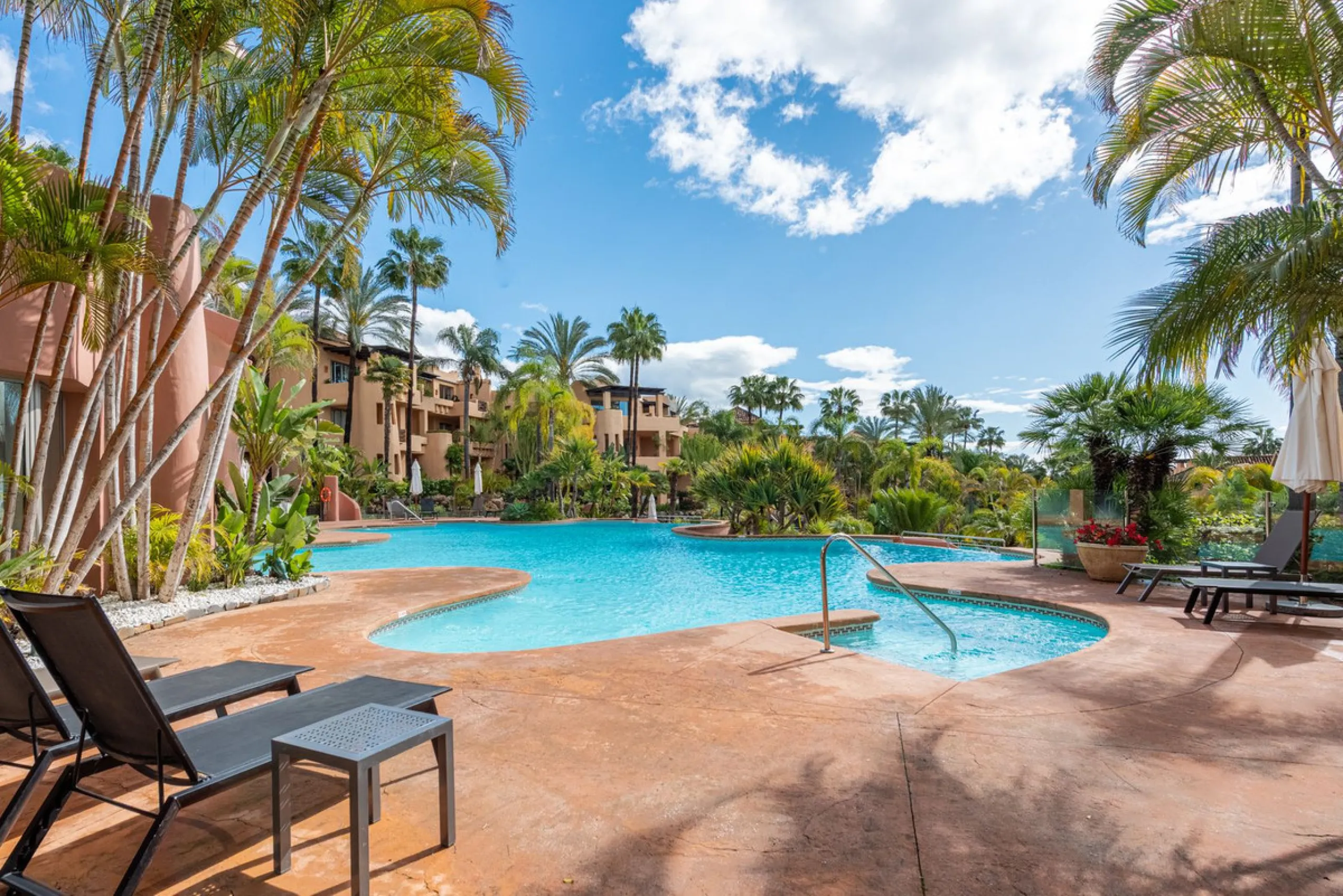 Exquisite Apartment  in Mansion Club, Marbella's Prestigious Golden Mile