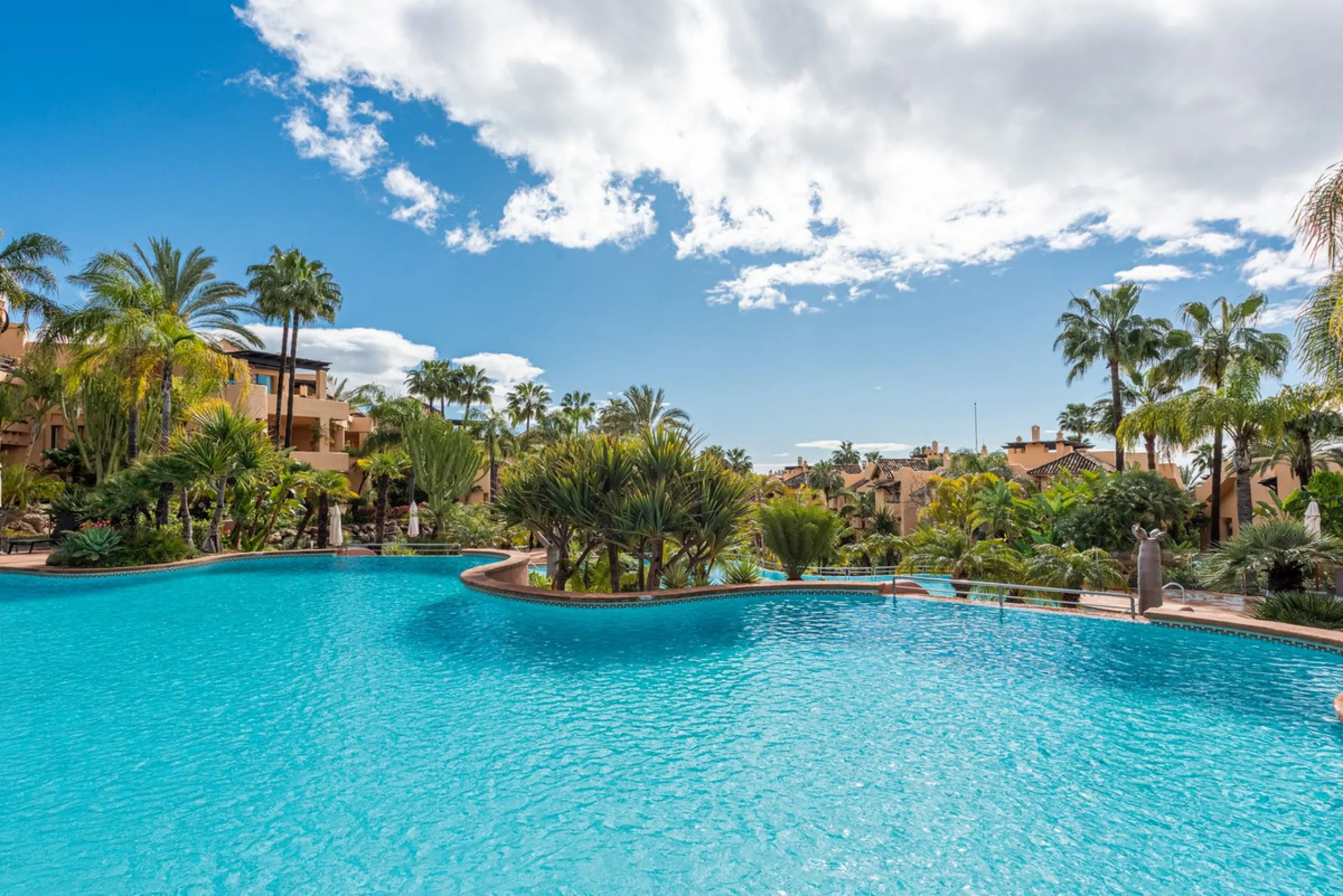 Exquisite Apartment  in Mansion Club, Marbella's Prestigious Golden Mile