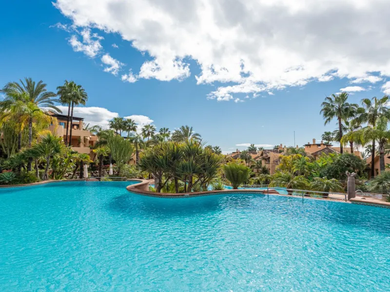 Exquisite Apartment  in Mansion Club, Marbella's Prestigious Golden Mile