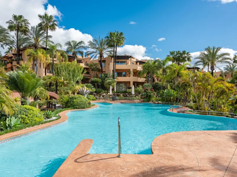 Exquisite Apartment  in Mansion Club, Marbella's Prestigious Golden Mile
