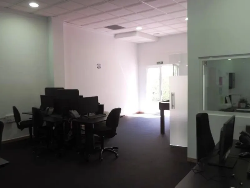 Commercial premises centrally located in Fuengirola, just 150 meters from the Feria Ground. Originally comprising four separate units, the property has been consolidated into a single premises, with the potential to reinstate divisions if desired. Current