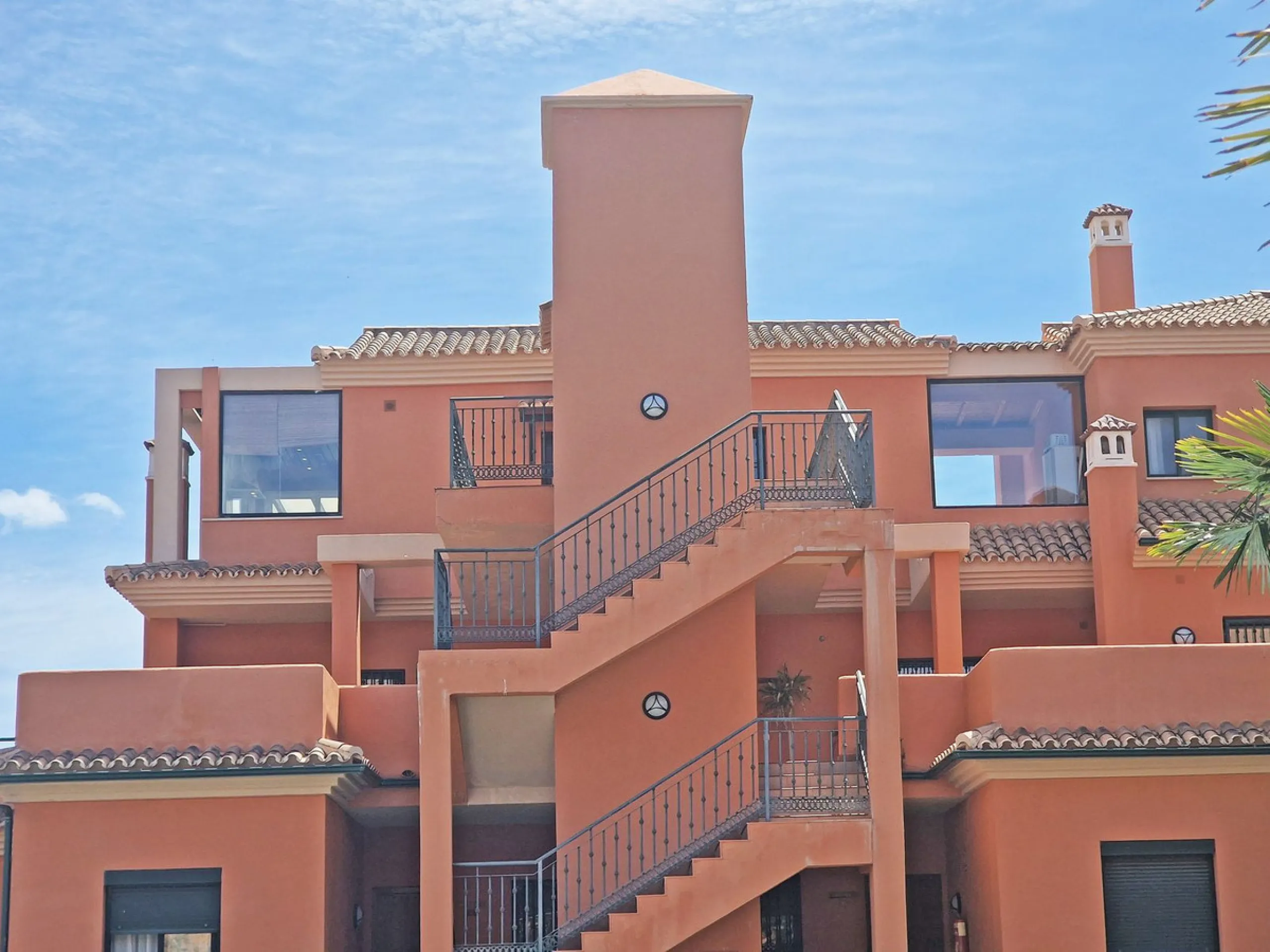 Charming One-Bedroom Penthouse with Panoramic Views in Elviria, Marbella