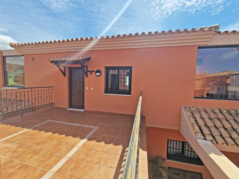 Charming One-Bedroom Penthouse with Panoramic Views in Elviria, Marbella