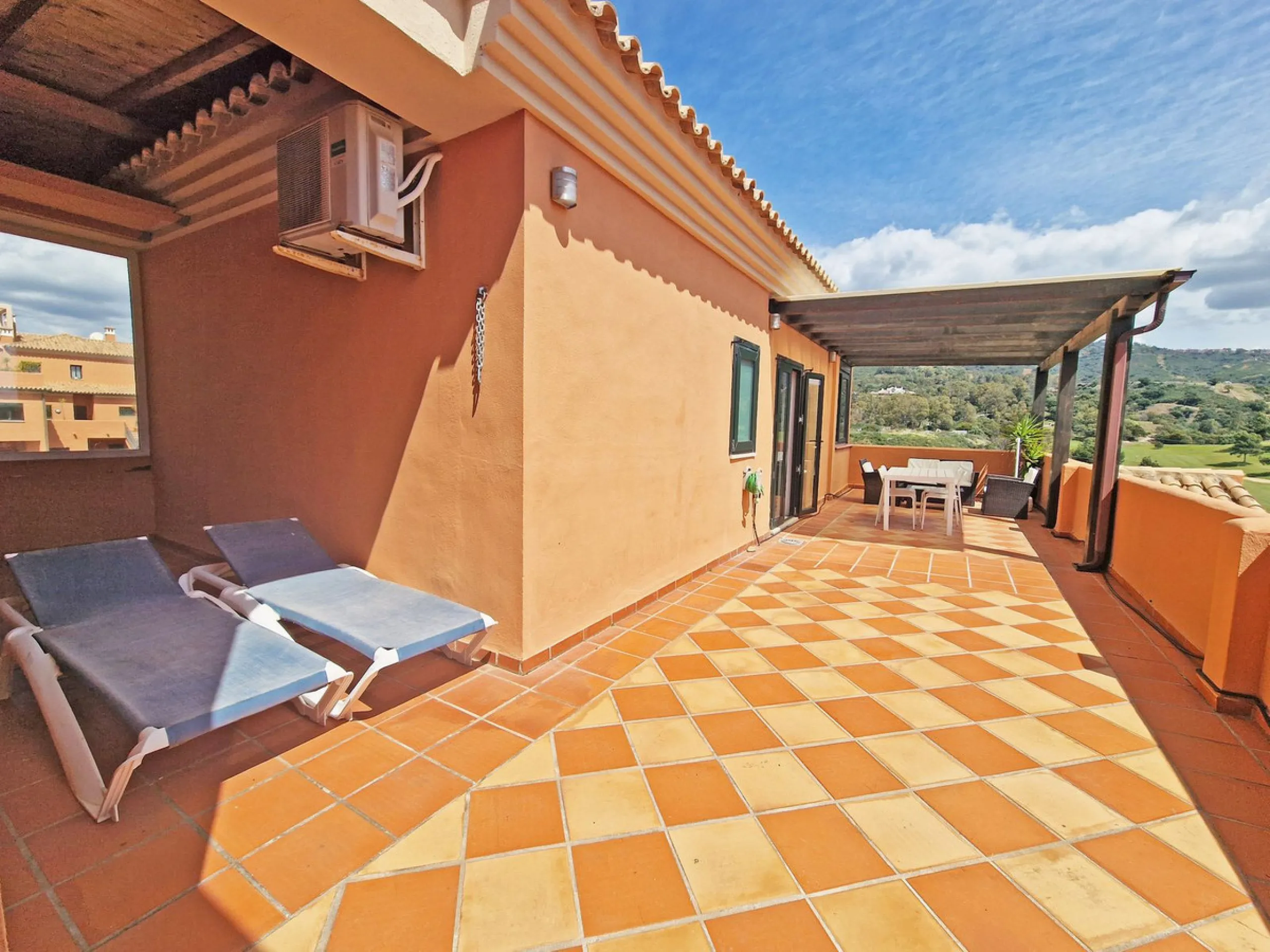Charming One-Bedroom Penthouse with Panoramic Views in Elviria, Marbella