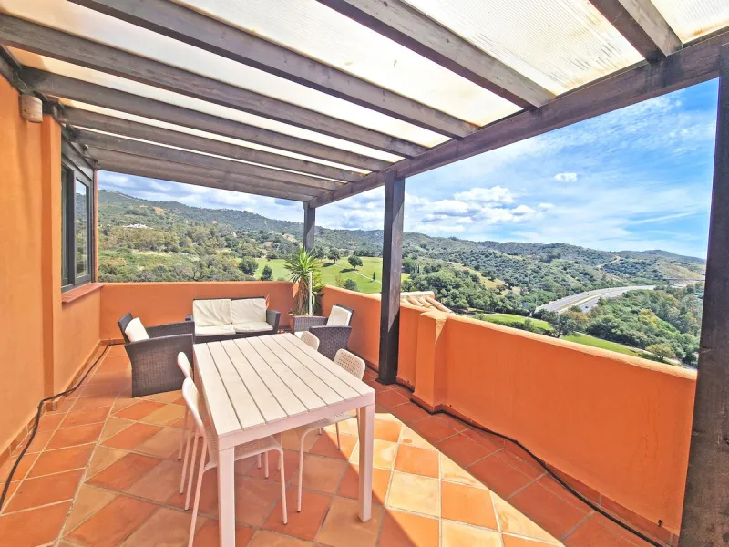 Charming One-Bedroom Penthouse with Panoramic Views in Elviria, Marbella