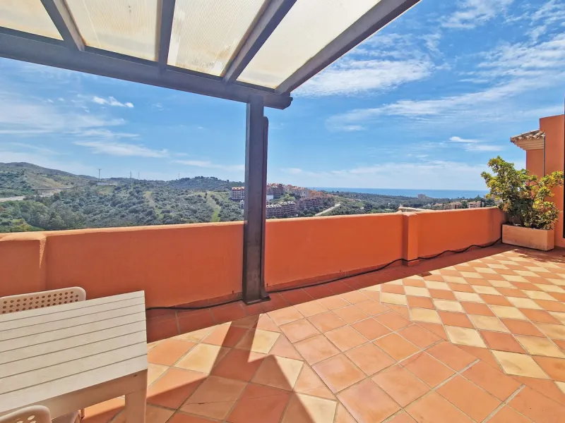 Charming One-Bedroom Penthouse with Panoramic Views in Elviria, Marbella