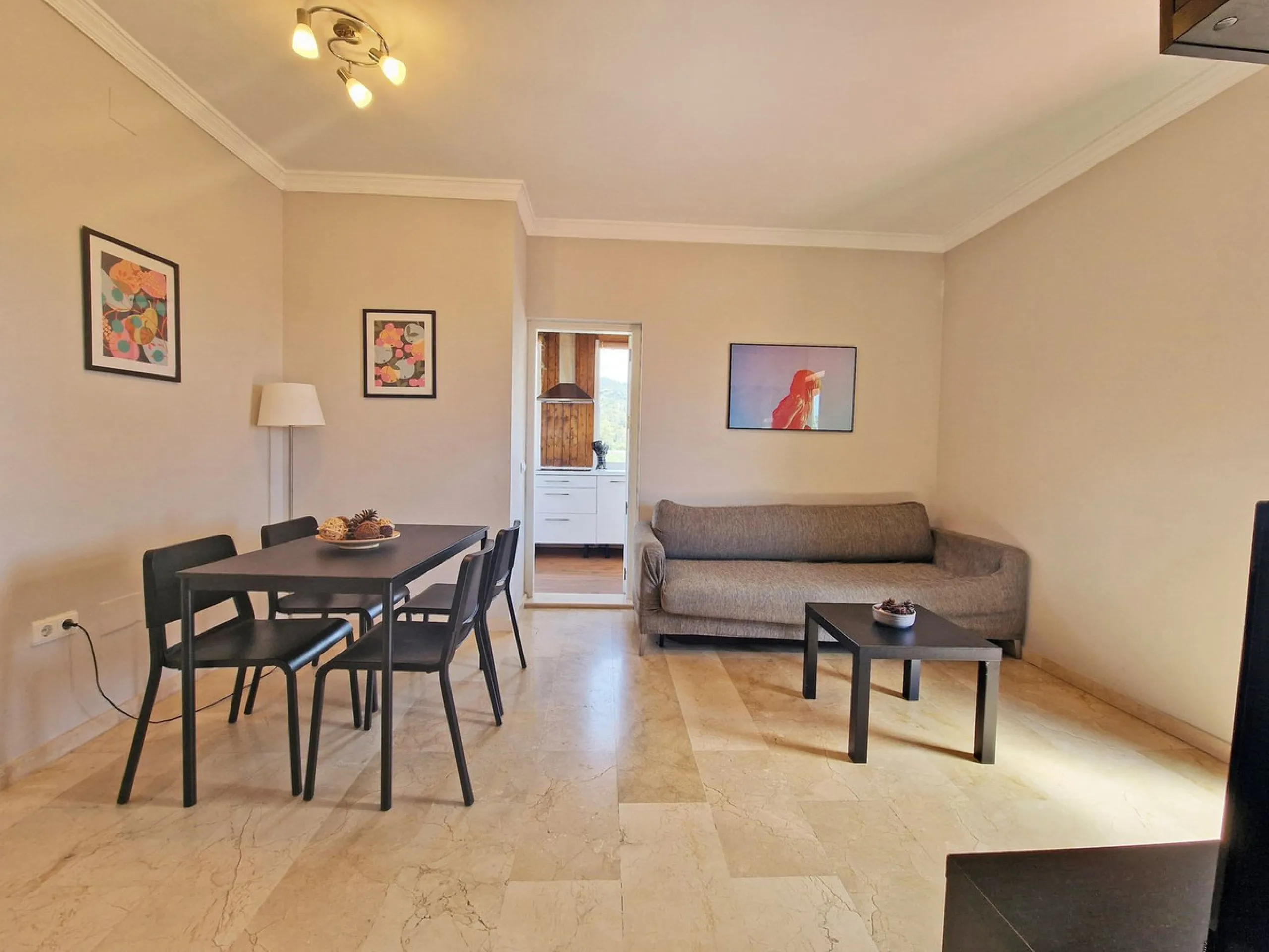 Charming One-Bedroom Penthouse with Panoramic Views in Elviria, Marbella