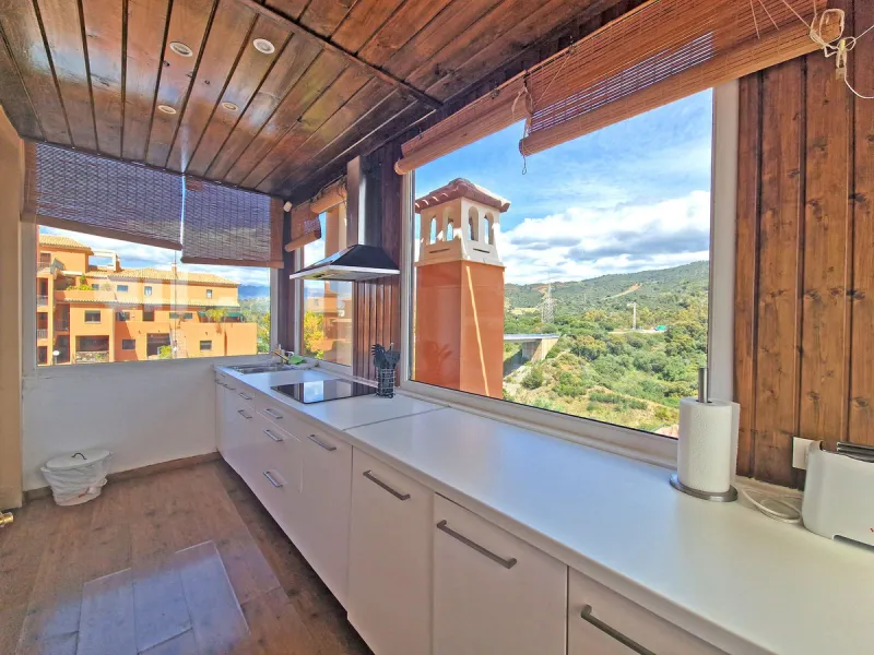 Charming One-Bedroom Penthouse with Panoramic Views in Elviria, Marbella