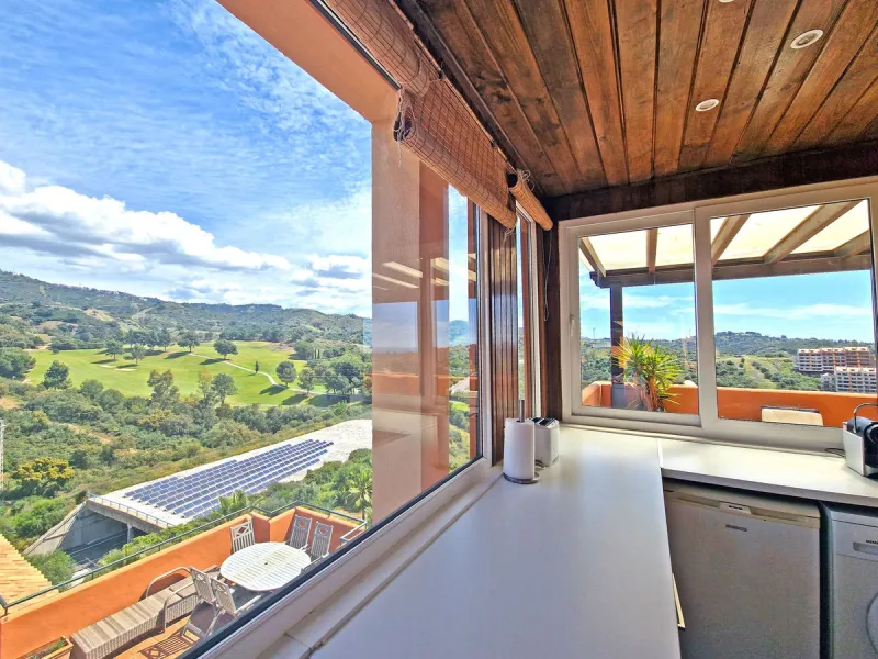 Charming One-Bedroom Penthouse with Panoramic Views in Elviria, Marbella