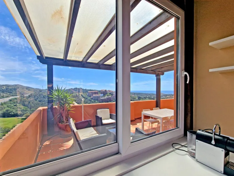 Charming One-Bedroom Penthouse with Panoramic Views in Elviria, Marbella