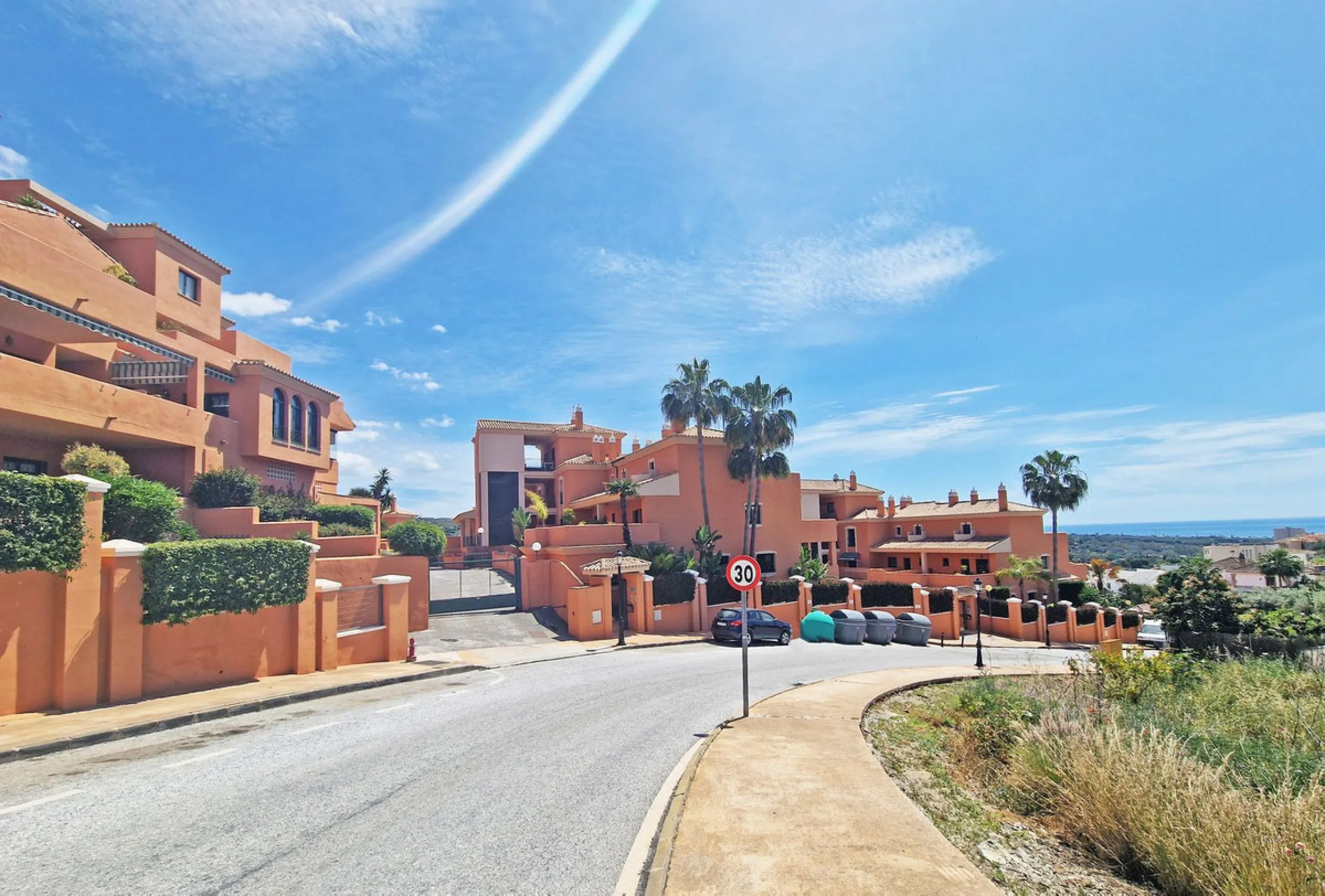 Charming One-Bedroom Penthouse with Panoramic Views in Elviria, Marbella