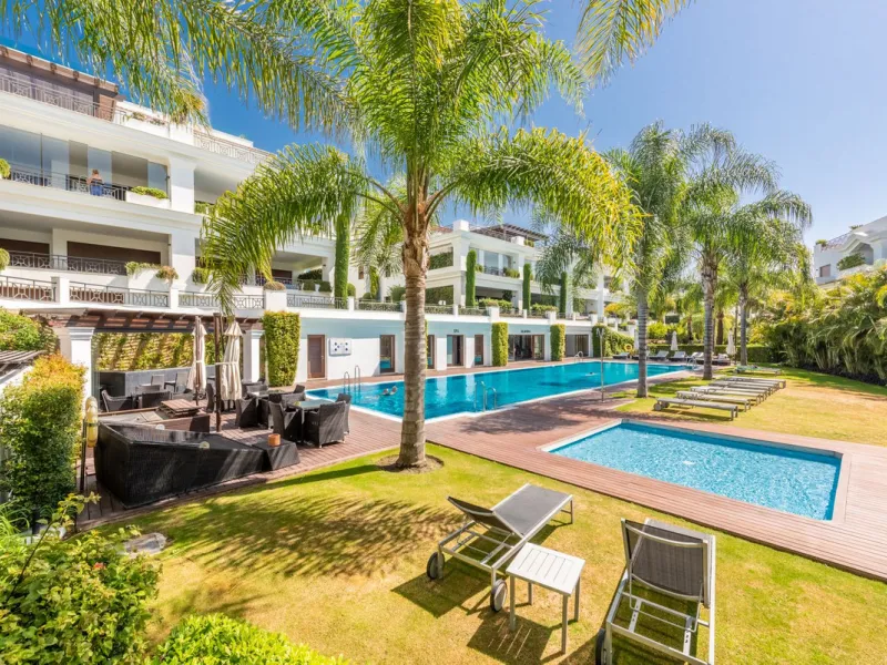 Апартамент средний этаж, Estepona, Costa del Sol