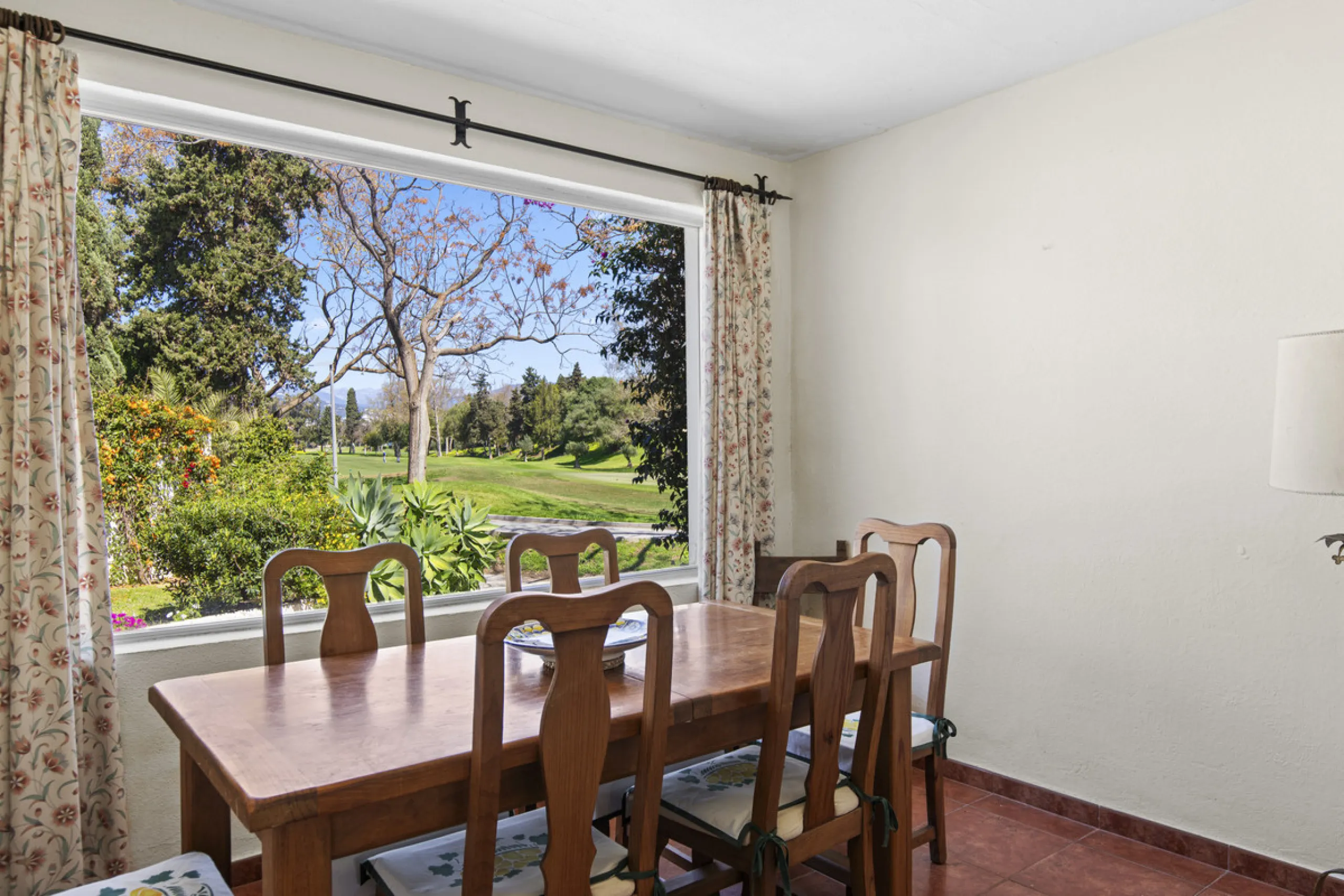This charming single-storey villa presents a rare opportunity to create a truly special home in one of the most prestigious areas of Guadalmina Baja. Set on a generous 813m² plot, the property enjoys a unique and tranquil position as one of just four hous
