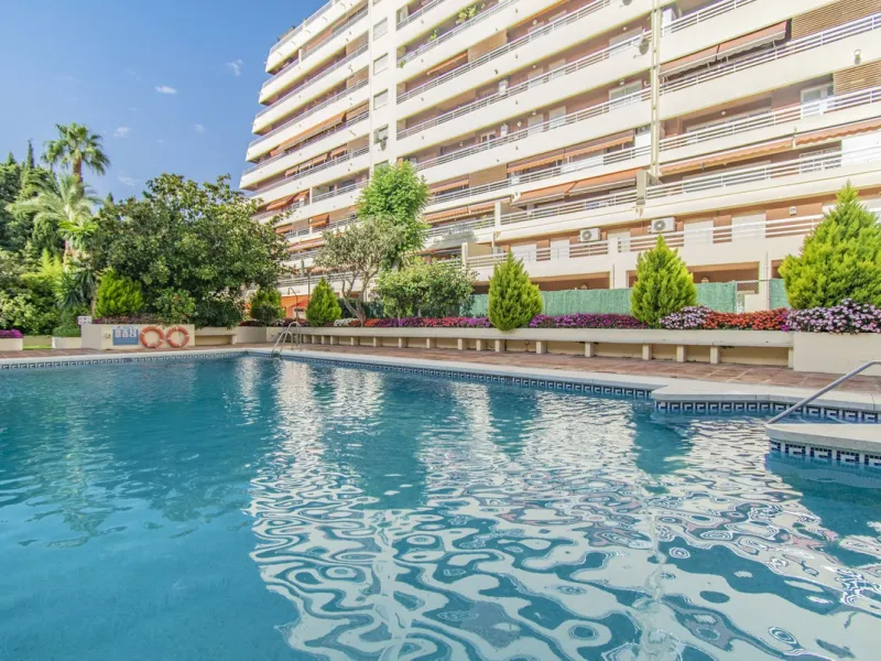LARGE PROPERTY 200 METERS FROM THE BEACH IN THE CENTER OF MARBELLA