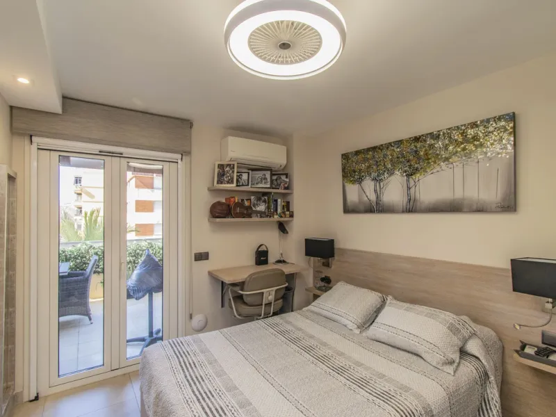 LARGE PROPERTY 200 METERS FROM THE BEACH IN THE CENTER OF MARBELLA