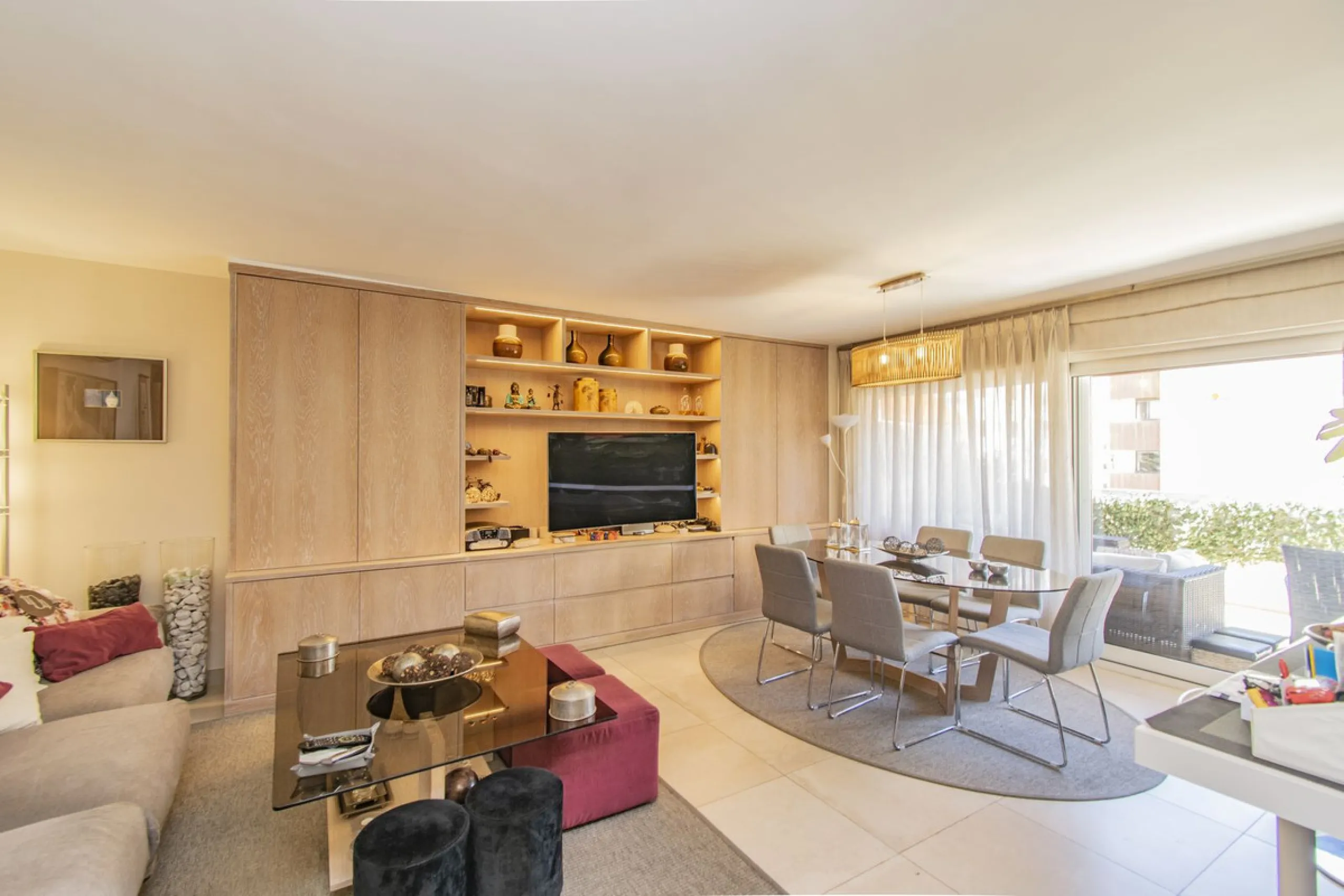 LARGE PROPERTY 200 METERS FROM THE BEACH IN THE CENTER OF MARBELLA