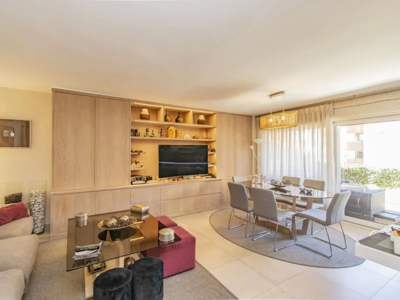 LARGE PROPERTY 200 METERS FROM THE BEACH IN THE CENTER OF MARBELLA