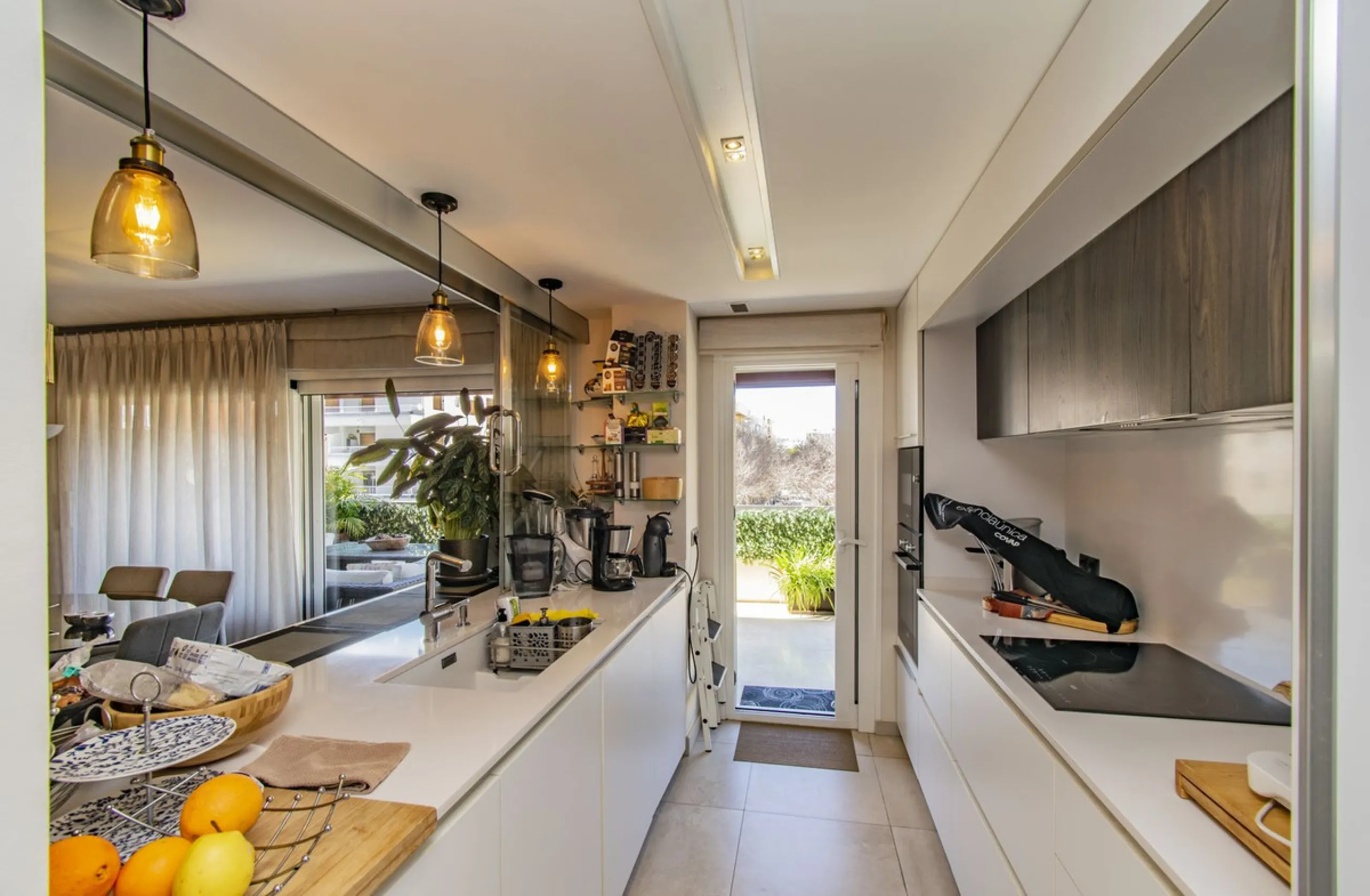 LARGE PROPERTY 200 METERS FROM THE BEACH IN THE CENTER OF MARBELLA