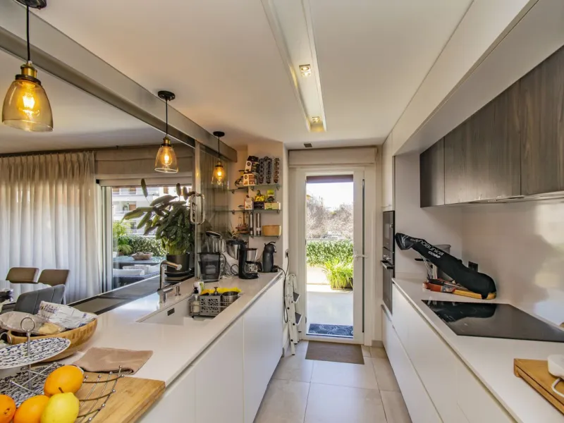 LARGE PROPERTY 200 METERS FROM THE BEACH IN THE CENTER OF MARBELLA