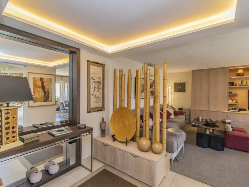 LARGE PROPERTY 200 METERS FROM THE BEACH IN THE CENTER OF MARBELLA