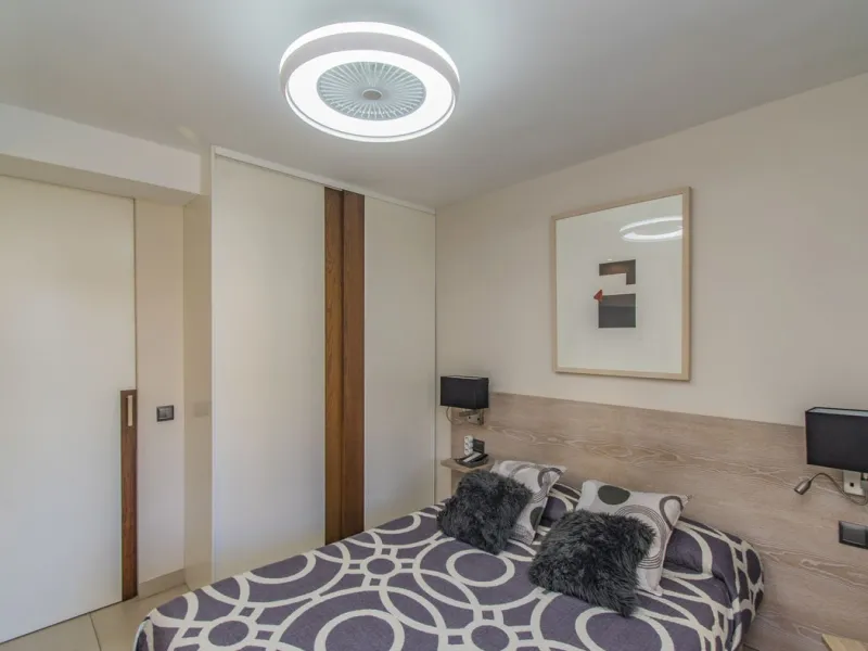 LARGE PROPERTY 200 METERS FROM THE BEACH IN THE CENTER OF MARBELLA