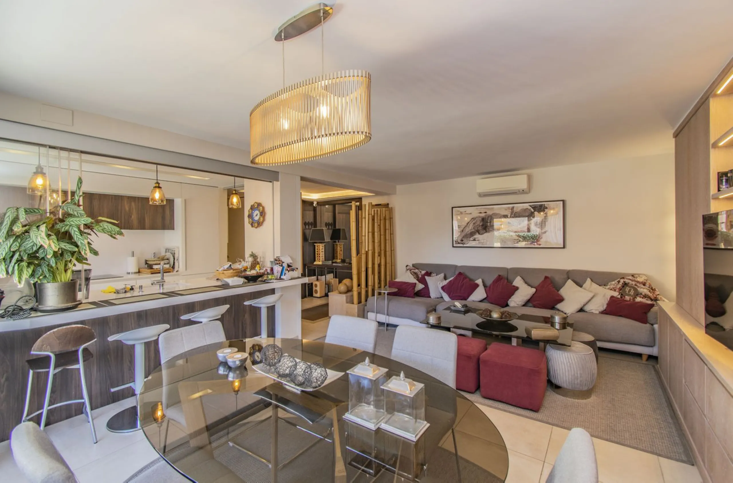 LARGE PROPERTY 200 METERS FROM THE BEACH IN THE CENTER OF MARBELLA