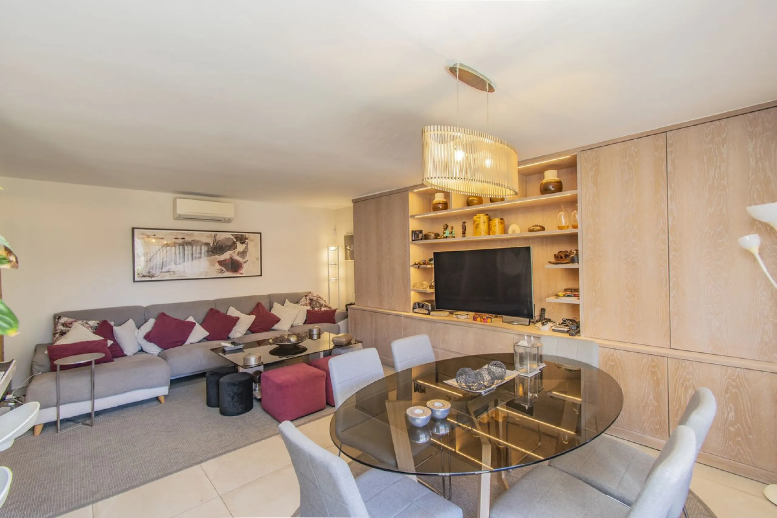 LARGE PROPERTY 200 METERS FROM THE BEACH IN THE CENTER OF MARBELLA