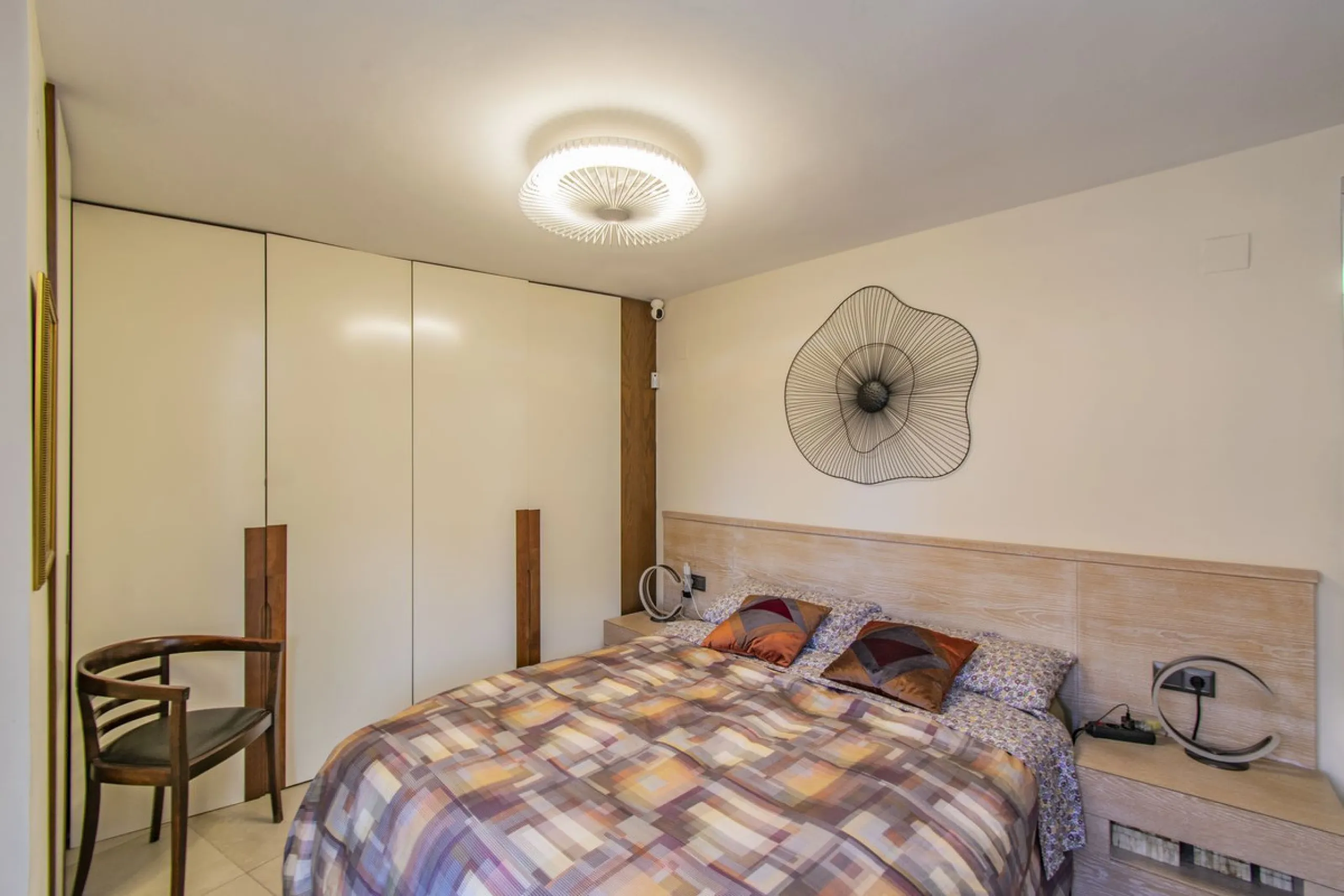 LARGE PROPERTY 200 METERS FROM THE BEACH IN THE CENTER OF MARBELLA