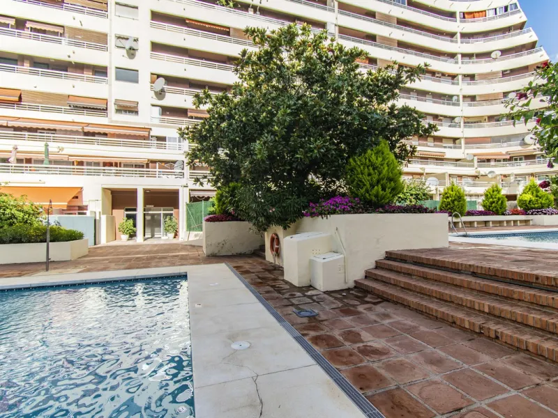 LARGE PROPERTY 200 METERS FROM THE BEACH IN THE CENTER OF MARBELLA