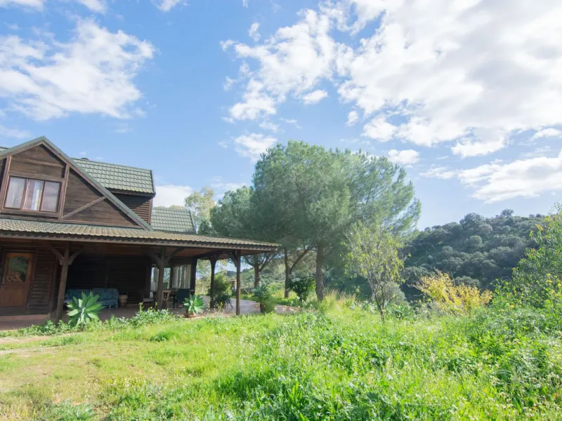 House - Finca - Cortijo в продаже в Mijas, Málaga. В доме 3 спален и 3 ванных комнат. Площадь дома 240 м². Площадь участка 6462 м²