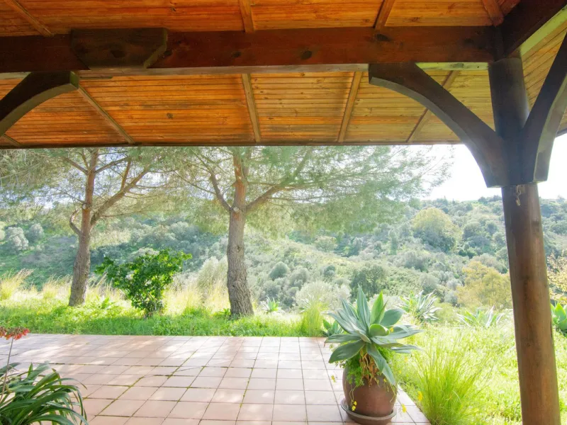 House - Finca - Cortijo в продаже в Mijas, Málaga. В доме 3 спален и 3 ванных комнат. Площадь дома 240 м². Площадь участка 6462 м²