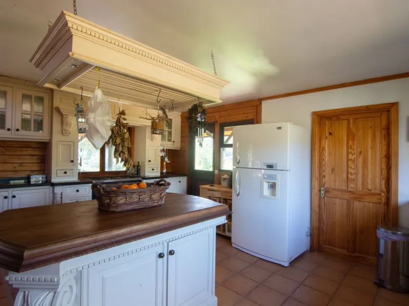 House - Finca - Cortijo в продаже в Mijas, Málaga. В доме 3 спален и 3 ванных комнат. Площадь дома 240 м². Площадь участка 6462 м²