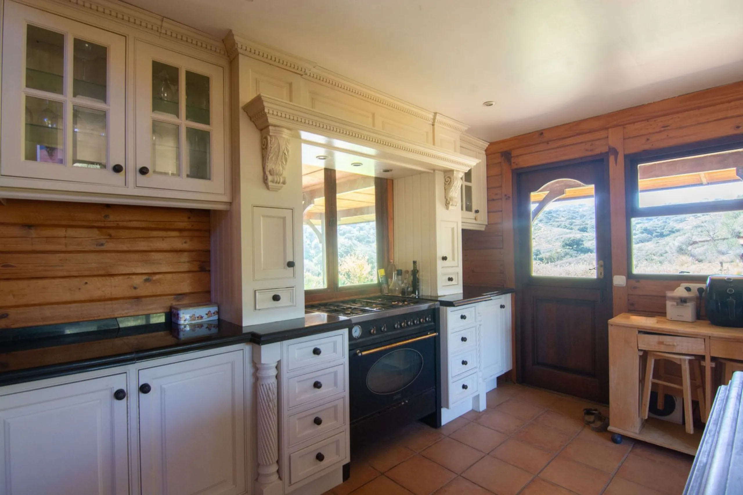 House - Finca - Cortijo в продаже в Mijas, Málaga. В доме 3 спален и 3 ванных комнат. Площадь дома 240 м². Площадь участка 6462 м²