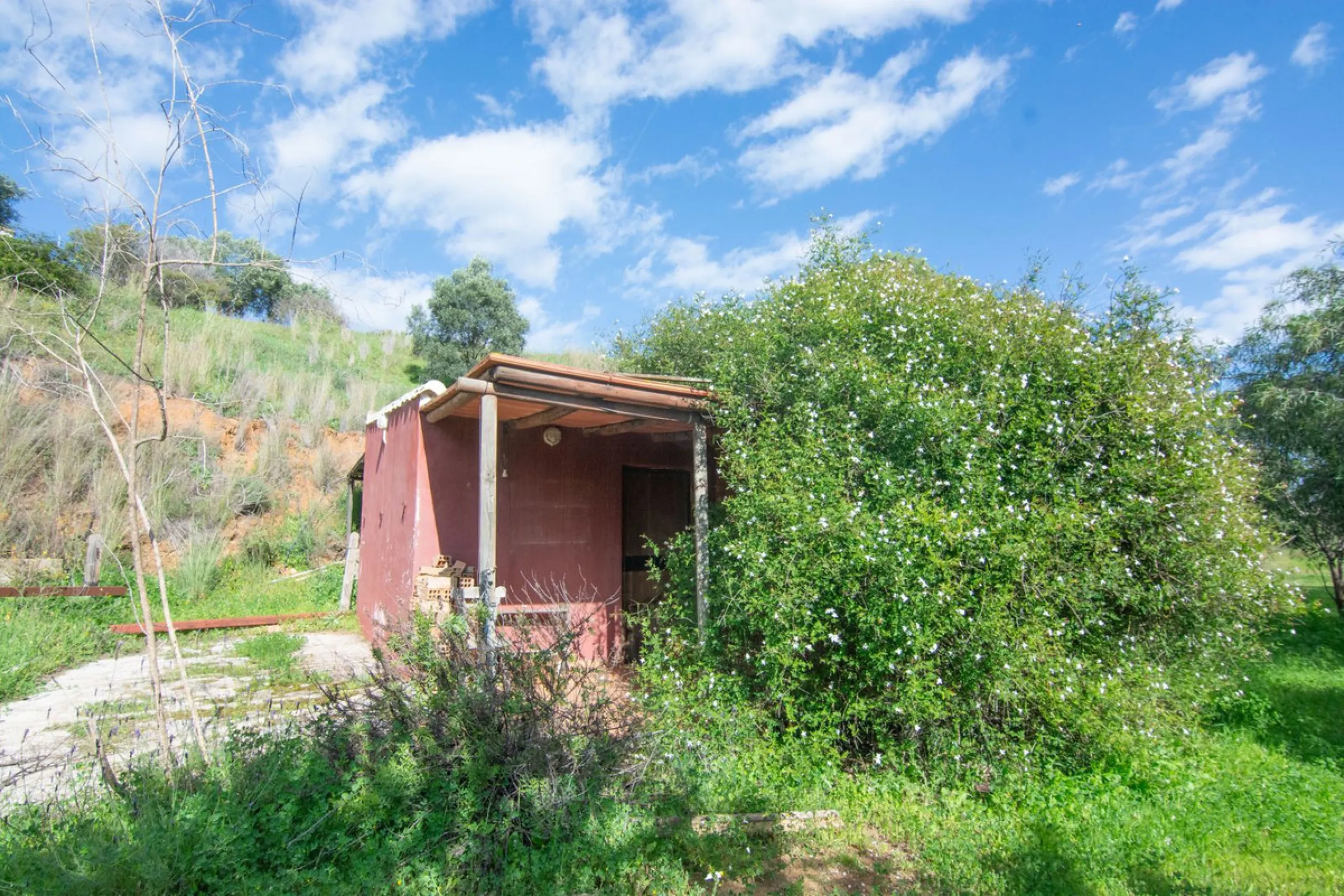 House - Finca - Cortijo в продаже в Mijas, Málaga. В доме 3 спален и 3 ванных комнат. Площадь дома 240 м². Площадь участка 6462 м²