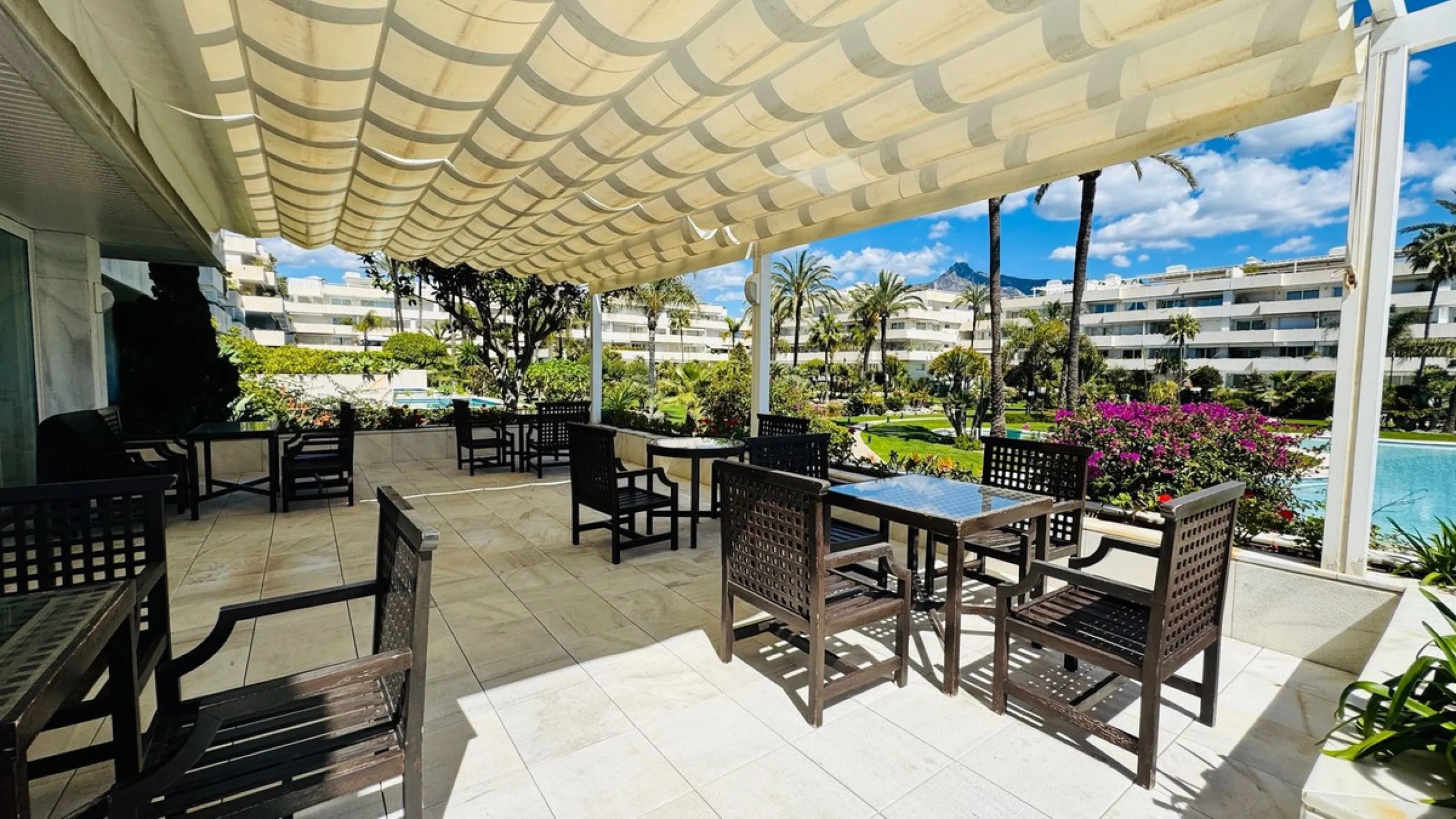 Bargain! Frontline beach apartment Los Granados one Puerto Banus for sale, Marbella.