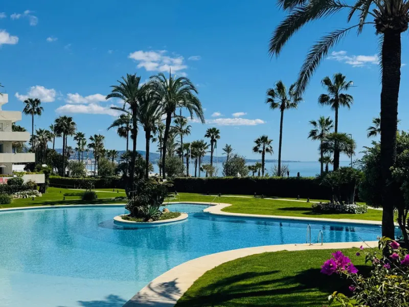 Bargain! Frontline beach apartment Los Granados one Puerto Banus for sale, Marbella.