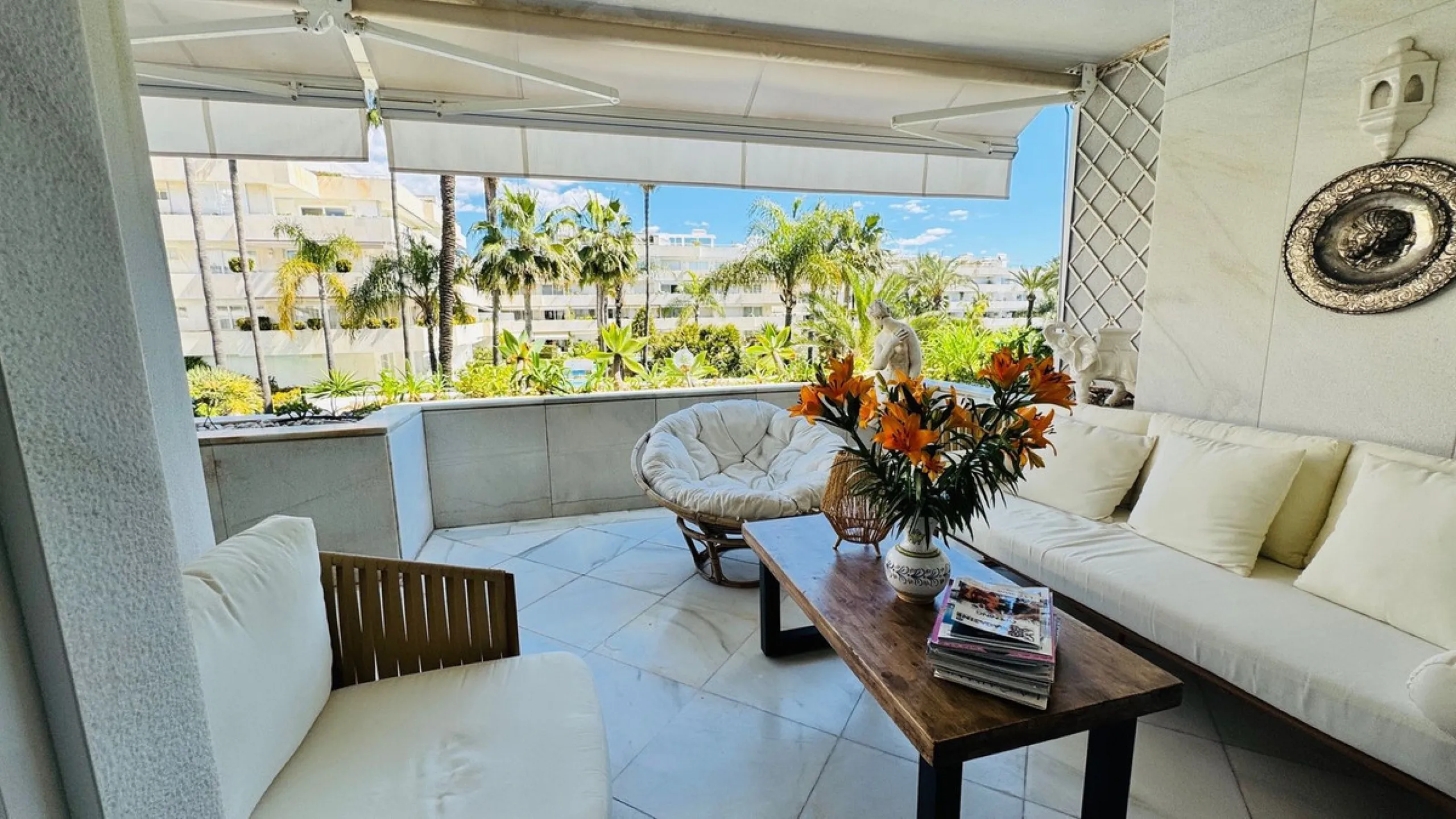 Bargain! Frontline beach apartment Los Granados one Puerto Banus for sale, Marbella.