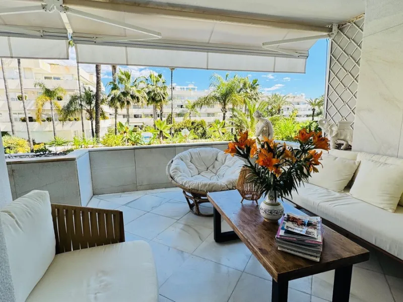Bargain! Frontline beach apartment Los Granados one Puerto Banus for sale, Marbella.