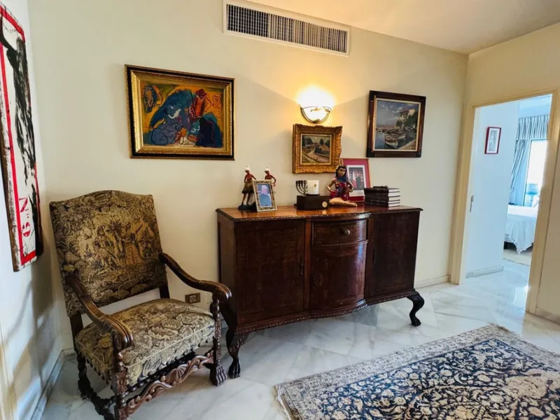 Bargain! Frontline beach apartment Los Granados one Puerto Banus for sale, Marbella.