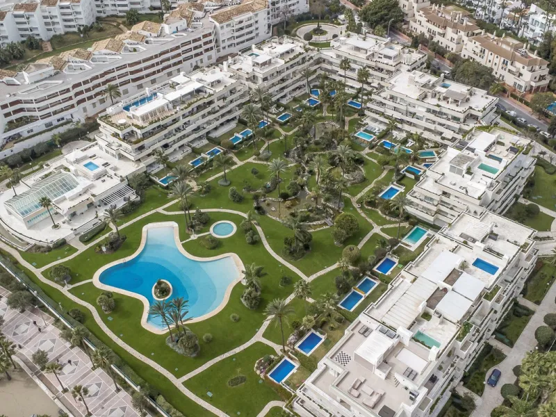 Bargain! Frontline beach apartment Los Granados one Puerto Banus for sale, Marbella.