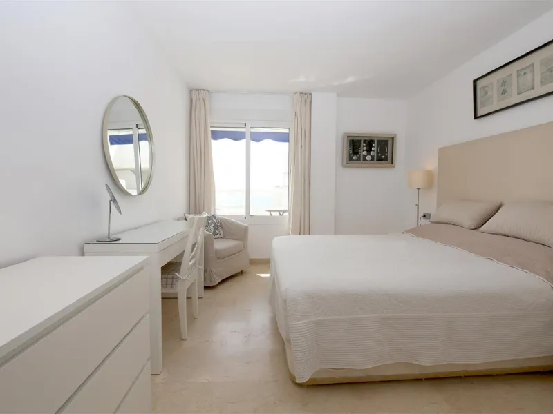 Apartment - Penthouse в продаже в Estepona, Málaga. В доме 2 спален и 2 ванных комнат. Площадь дома 102 м². Площадь участка 108 м²